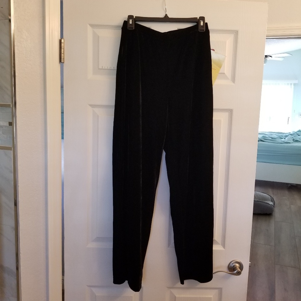 QVC Style Black velvet pants, Med, NWT
